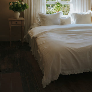 Scalloped Starlight Full/Queen in White