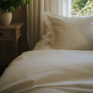 Scalloped Starlight Full/Queen in White