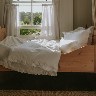 Scalloped Starlight Toddler Duvet in White