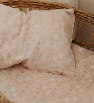 Pink bedding duvet and pillow