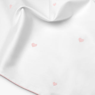 Close up of the Embroidered Hearts pattern.