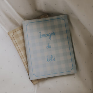 Photo album with 'Images de bèbe' text on a polka dot background