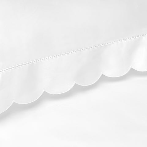 Scalloped Starlight in White showing trim detail