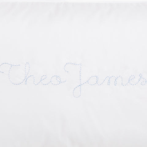 Monogram of "Theo James"