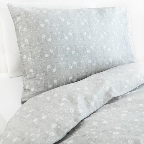 Twin duvet sheet set in the "Bird's Song" print in the color grey, the set includes a duvet cover and a standard pillowcase