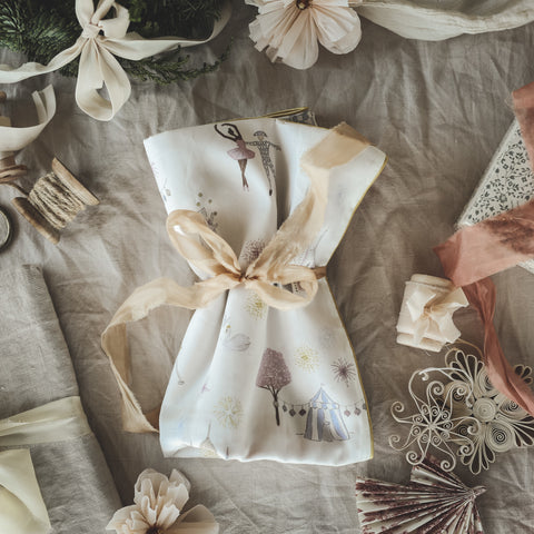 Duvet cover, folded in a gift presentation