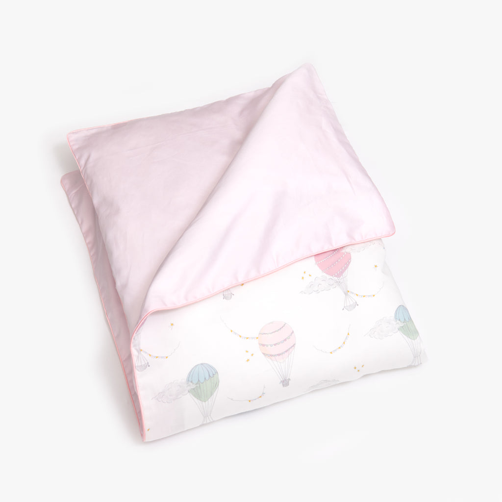 Toddler duvet in the "Touch The Sky" print in the color pink
