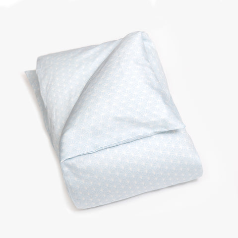 Baby duvet in the "Under The Arches" print in the color blue